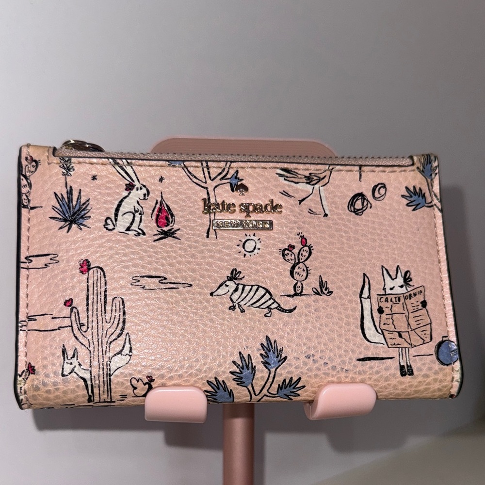 Kate Spade Desert Muse California Bunny Roadrunner Wallet in Pink Pearl